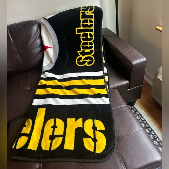 Pittsburgh Steelers Throw Fleece Blanket - Picture 2 of 3